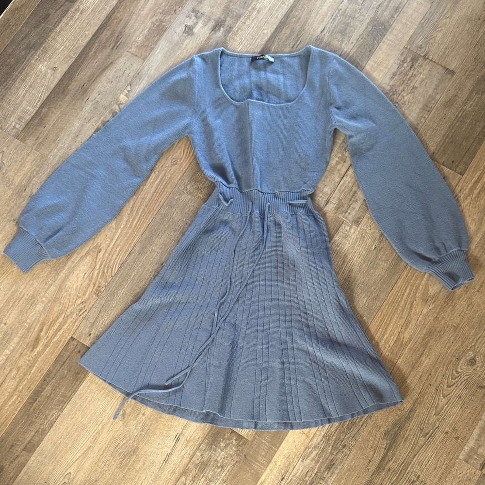 Chic Long Sleeve Gray Dress size M